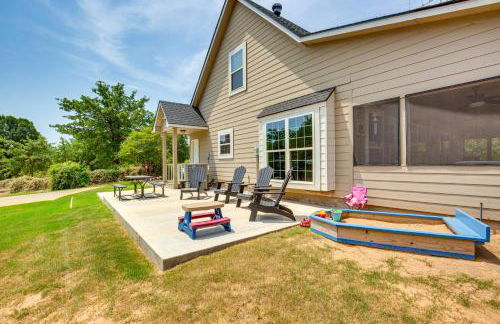 half Mi to Lake Texoma Home with Fire Pit and Grill! - Photo 1