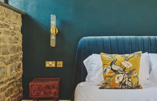 The Suite - Photo 10