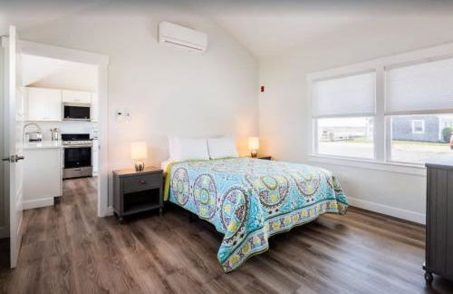 Water's edge renovated Condo with Marina Views - Foto 10