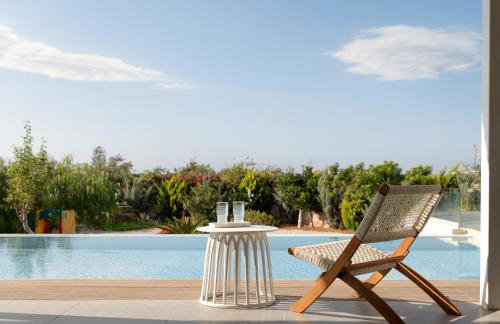 Alba Bianca Villa, Family Retreat with Heated Pool By ThinkVilla - Foto 3
