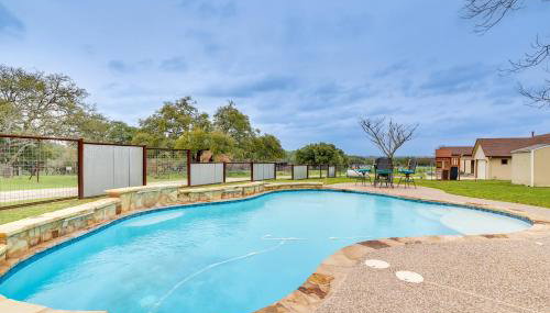 Large Group Getaway in Georgetown w/ Private Pool! - Foto 3