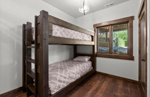 Snowghost Den-Luxury Ski In Ski Out Home Sleeps 9 with 3 Bedrooms 2 and a half Bathrooms and Private Hot Tub - Foto 31