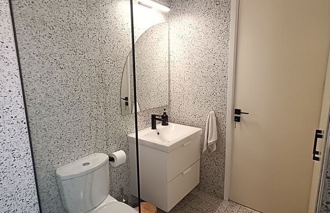 Two Bedroom Condo - Just Renovated & Great Location - Foto 9