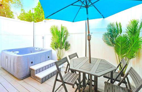 B- InstaWorthy & Family-Friendly NoHo Gem- Near Universal & Hollywood with Parking, Games, and Hot Tub - Foto 23