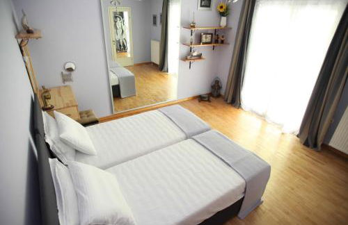 Six Steps From The Forest - Photo 57