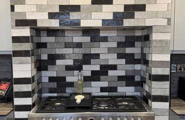 The Plum Tree - 5 luxury modern bedrooms - Photo 4