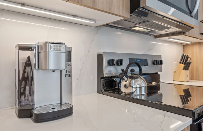 The Continental, powered by Placemakr - Downtown - Market Square - Photo 42