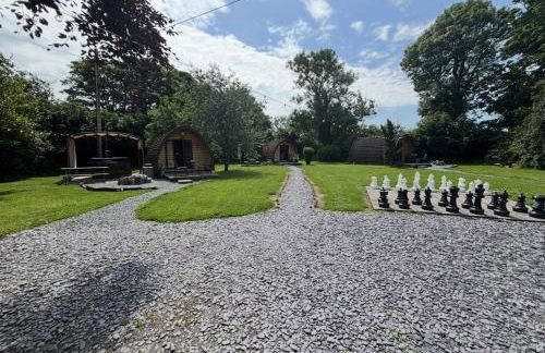 Luxury Hot Tub Glamping with Outdoor Cinema near Newborough Beach – Llanfair Hall - Foto 10