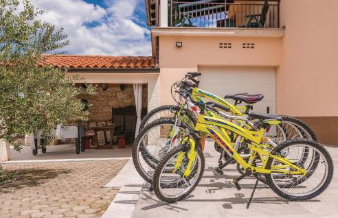 Beautiful Apartment In Hrboki With Wifi - Photo 21