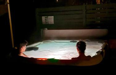 Cabin and Casita Near Rosyln and Suncadia Hot Tub, Game Room, Firepit, Sleeps 11 - Photo 3