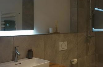 Schönes Neubau Serviced-Apartment mit Parkplatz - Foto 3