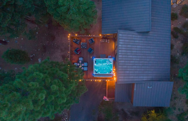 Wolfe by Avantstay 5mins Northstar w Hot Tub Fireplace 2 Private Decks - Photo 28