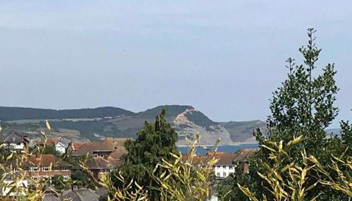 Lyme View Apartment - Photo 3