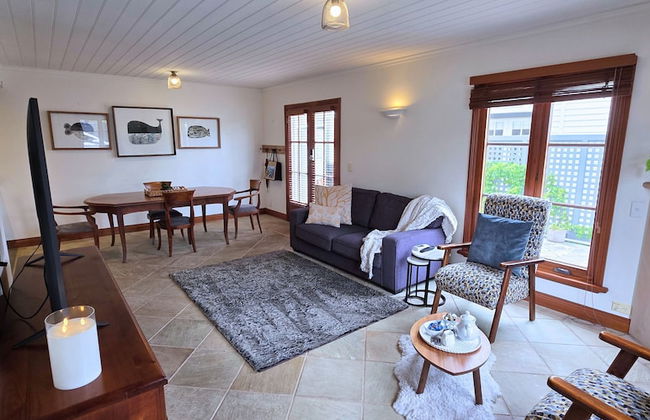 Sandstone Suites - Photo 17