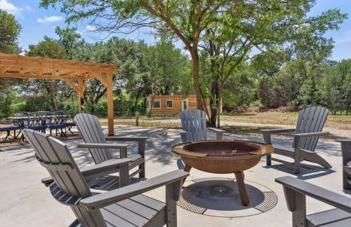 The Lonely Bull Luxury Container Home on 5 Acres - Foto 17