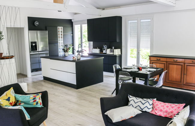 3 bedroom House in Saint-Vivien-de-Médoc with private pool and garden - Photo 7