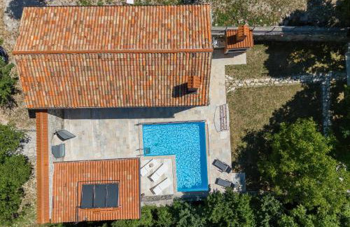 Stone Villa Galant with Pool - Happy Rentals - Foto 30