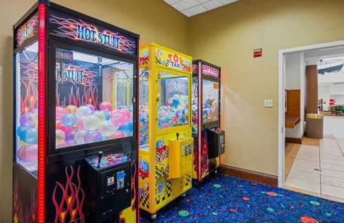 Renovated Condo near Disney Free Shuttle to Parks - Foto 49