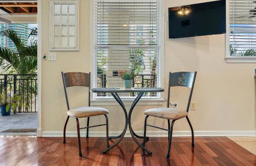 Wine-Dine-Sunshine Cozy Flat in The Heart of DTSP - Foto 7