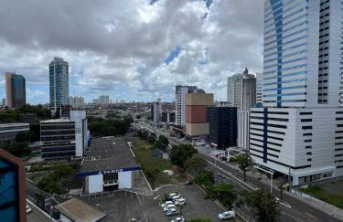 Apto com piscina e garagem para até 04 hóspedes perto SSA Shopping - Foto 29