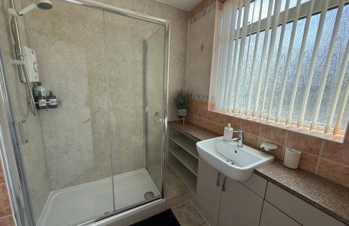 3 bed Jct 37 M1 luxury stay! - Foto 11