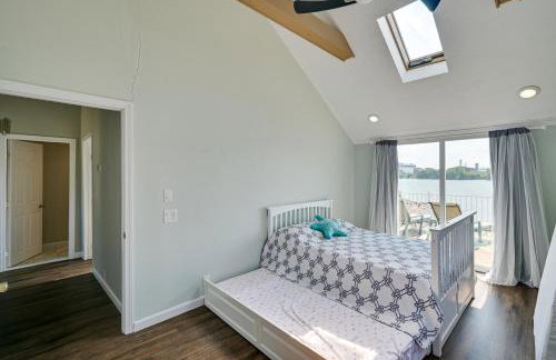 Weymouth Waterfront Getaway with Swim Spa and Hot Tub - Foto 13