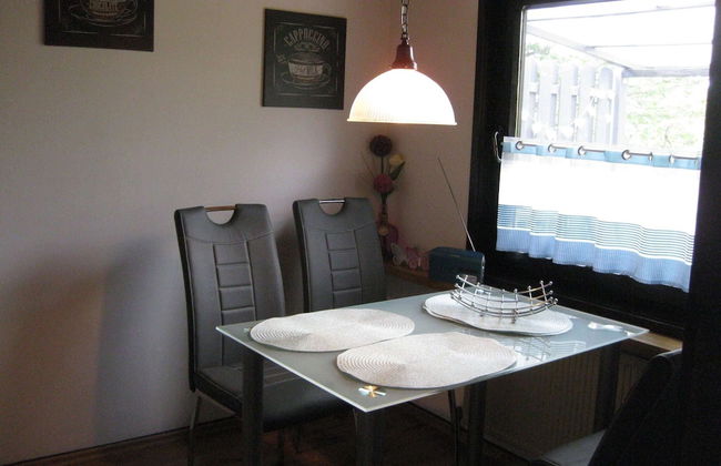 Wooden Bungalow With a Terrace, in a Wooded Area - Foto 23