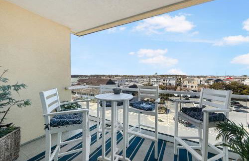 Luxurious Penthouse, King beds. Dog & ADA Friendly - Photo 11