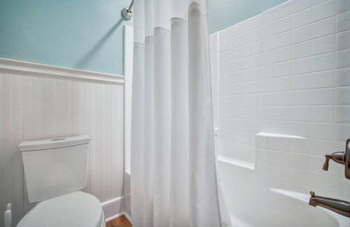 The Bluffton Village Home - 5 BR in Old Town w Carriage Home - Foto 28