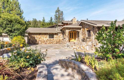 Glen Ellen Stone Retreat - Family Friendly Home - Walk to Town - Foto 3