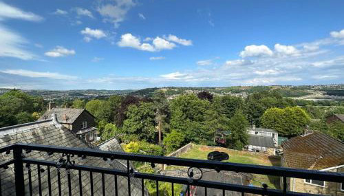 2 Bedroom Scenic Apartment, with Balcony View & Parking - Foto 5