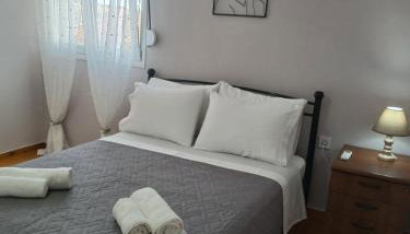 Toula's House - Photo 3