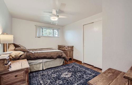 Vaulted Ceilings, Natural Light Apt near Olde Town - Foto 9