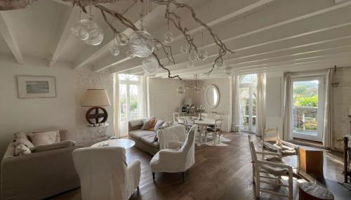 Unique Family House Steps from Port Miquel Beach - Foto 4