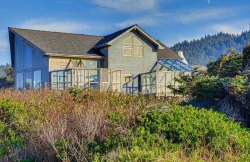 Oceanfront Castle with Hot Tub and Game Room - Foto 37