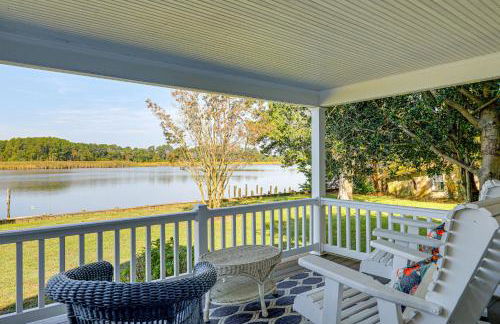 Riverfront Gem with Fire Pit in Eden - Foto 35