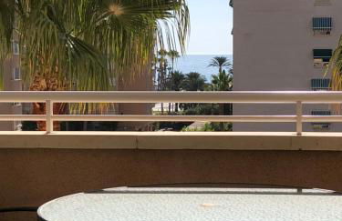 Precioso apartamento en Urbanización junto al mar. - Photo 1