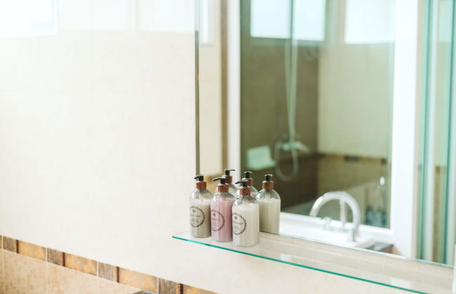 June Pool Villa - Photo 15