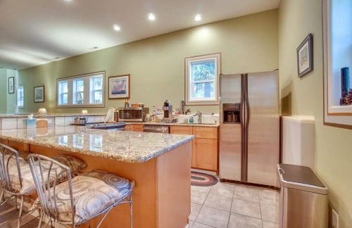 Cascade Cabin Hideaway with Views, half Mi to Lake - Foto 6