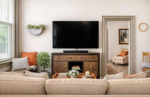 Large Luxury Downtown Loft - Walk to Everything Free Parking - Foto 4