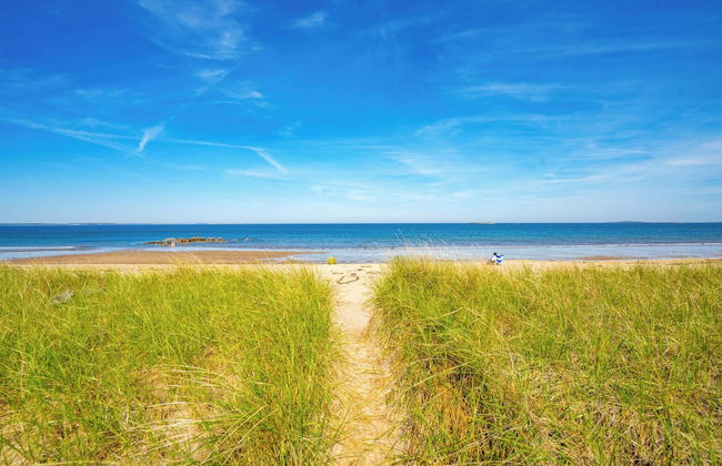 Bayview Beach Cottage For 4! - Photo 40