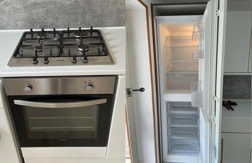 10 mins from Gatwick, jacuzzi, 8 persons - Foto 12