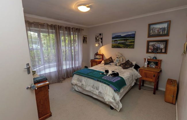 3 Bedroom Part House in the Scenic Durbanville Wine Lands Area, Holiday Facility - Photo 2