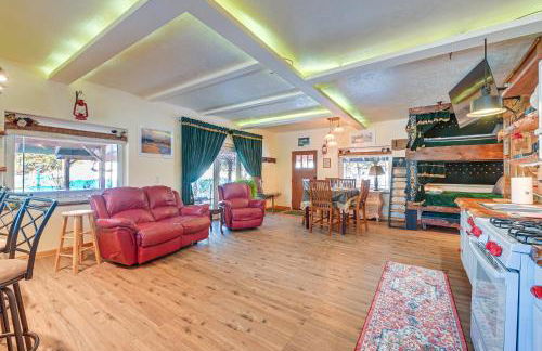 Cozy Kenai Abode with Private Deck 5 Mi to Ocean! - Foto 6