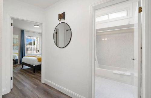 Stunning 2 Bedroom 1 Bath Home near BART - Photo 28