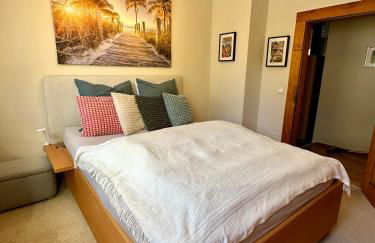 Top Wohnung in Stadtvilla mit Terrasse und Garten - Foto 2