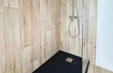 Maison familiale chaleureuse à Saint-Évarzec avec terrasse - Foto 13