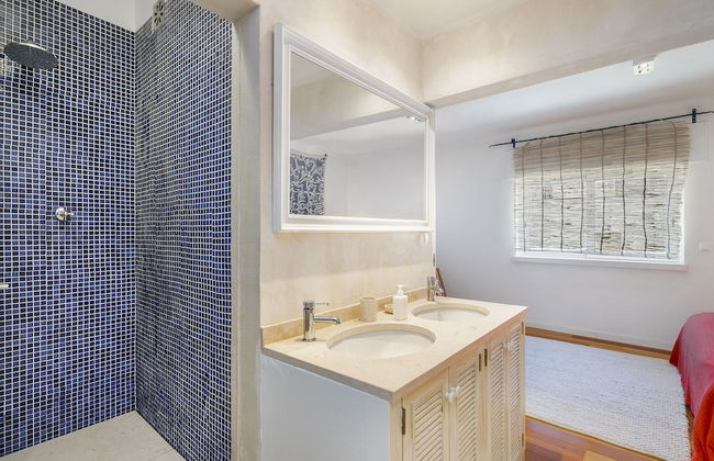 Stylish Sunny Penthouse Near Cascais Center & Greenspace - Photo 36