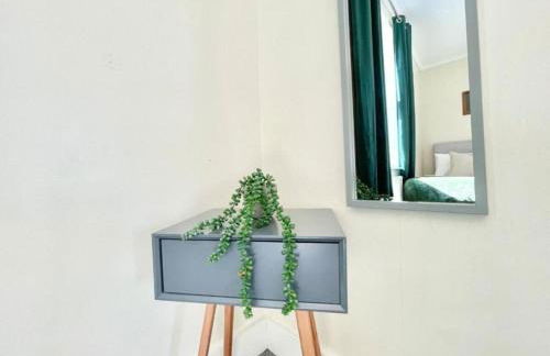 Homely Haven in Canterbury Central Area with Parking - Foto 17