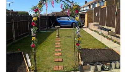 Luxury Santorini Boutique Suite with a Mediterranean Soul - 15m to Heathrow Windsor Ascot Legoland with Free Parking - Foto 5, Garden